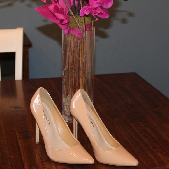 Heels - Picture 2 of 2